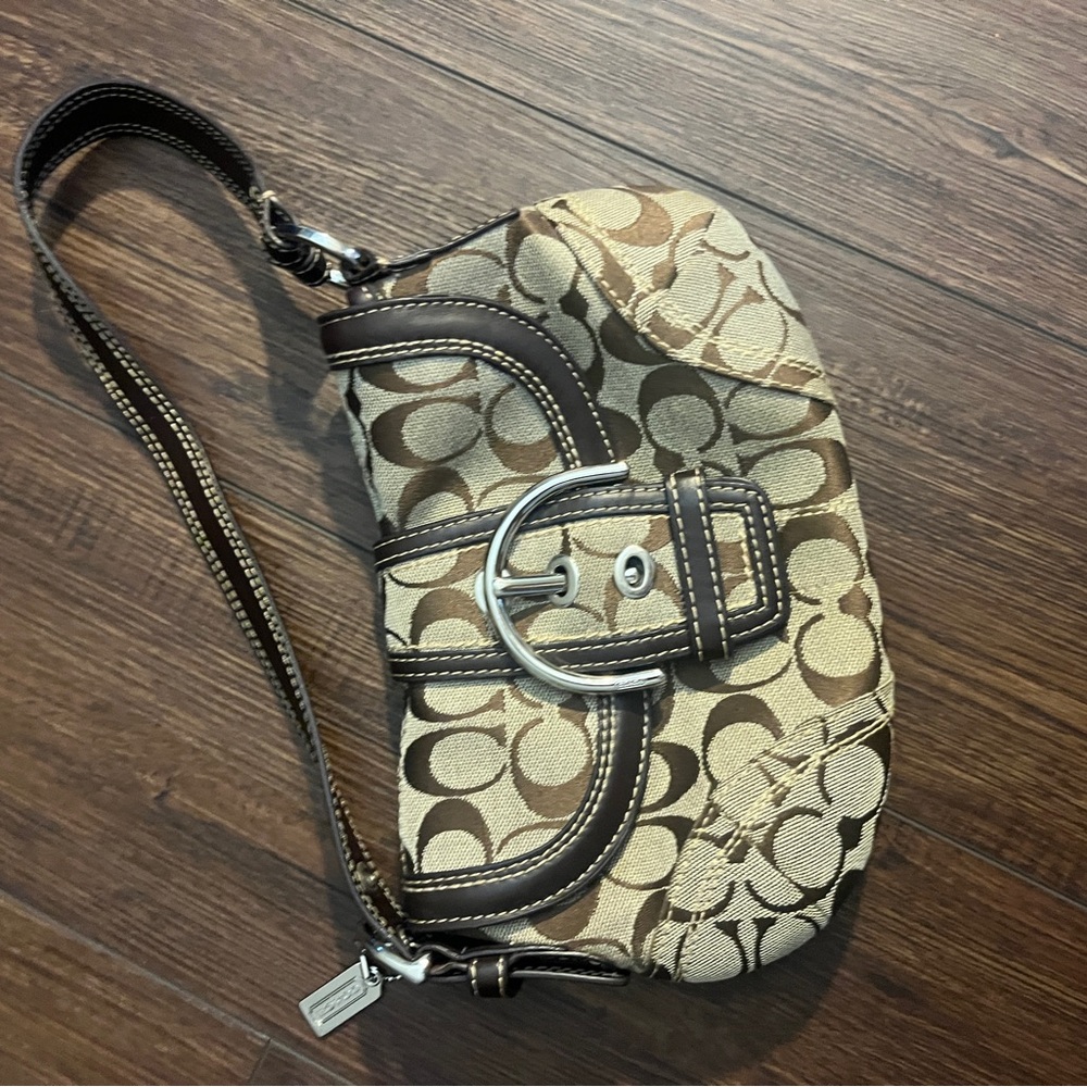Small Coach shoulder bag